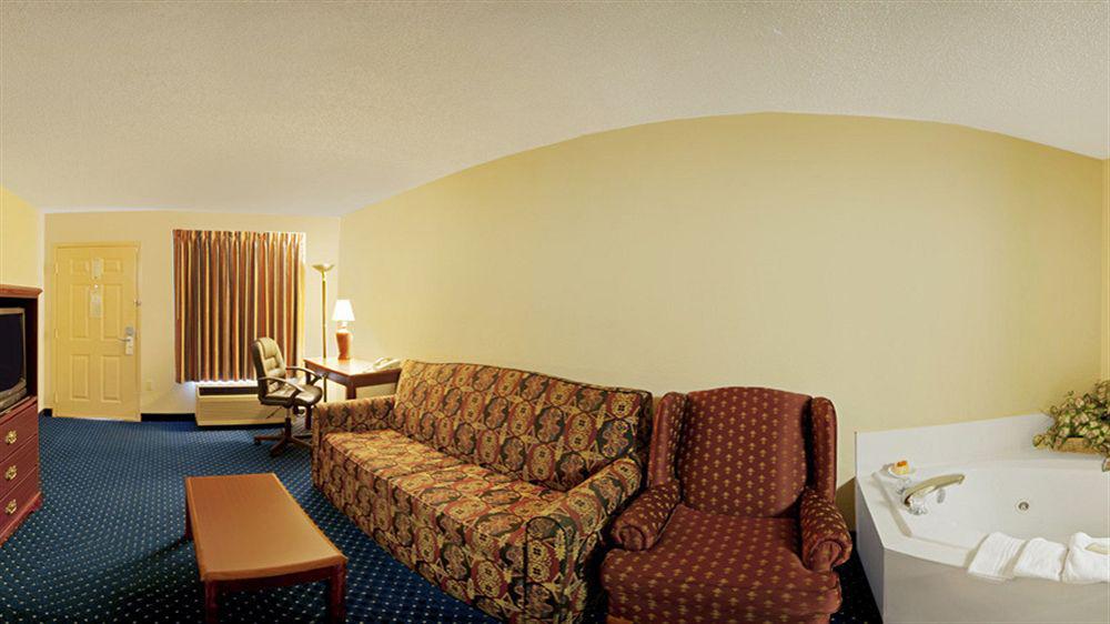 Days Inn By Wyndham Alma Exterior photo